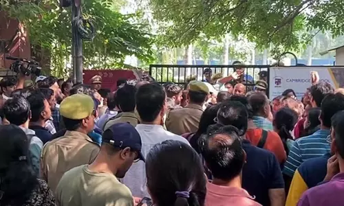 डिजिटल रेप का खुलासा होते प्रिंसिपल सस्पेंड, कलेक्टर ने बनाई जांच कमेटी