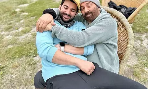 Sunny Deol को बेटे करण से मिली दिल को छू लेने वाली जन्मदिन की शुभकामनाएं