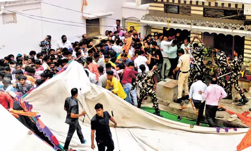 Secunderabad में मूर्ति अपवित्रीकरण के खिलाफ हजारों लोगों ने किया विरोध प्रदर्शन