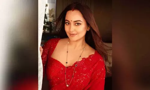 खूबसूरत मंगलसूत्र के साथ करवा चौथ के लिए तैयार हैं: Sonakshi Sinha खूबसूरत मंगलसूत्र के साथ करवा चौथ के लिए तैयार हैं: Sonakshi Sinha