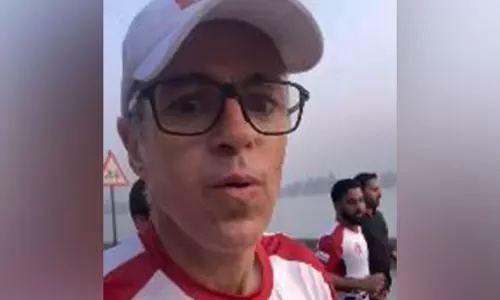 खुद पर बहुत खुश हूं, कश्मीर हाफ मैराथन - 21 किलोमीटर पूरी की: J-K CM खुद पर बहुत खुश हूं, कश्मीर हाफ मैराथन - 21 किलोमीटर पूरी की: J-K CM
