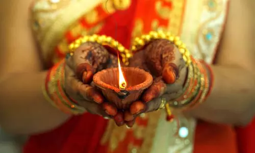 दिवाली से पहले भूलकर भी घर न लाएं अशुभ चीजें नहीं तो पूरे साल झेलनी पड़ेगी आर्थिक तंगी दिवाली से पहले भूलकर भी घर न लाएं अशुभ चीजें नहीं तो पूरे साल झेलनी पड़ेगी आर्थिक तंगी