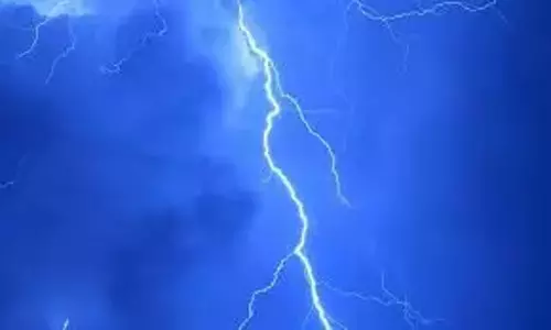 Anantapur में दुर्लभ तूफान, दहशत का माहौल Anantapur में दुर्लभ तूफान, दहशत का माहौल