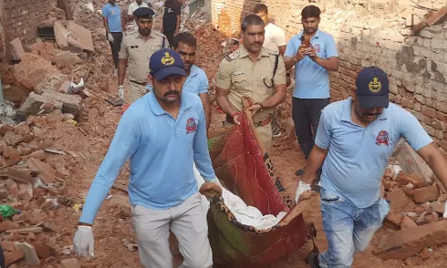 Morena: गैस सिलेंडर के फटने से  मां-बेटी की मौत