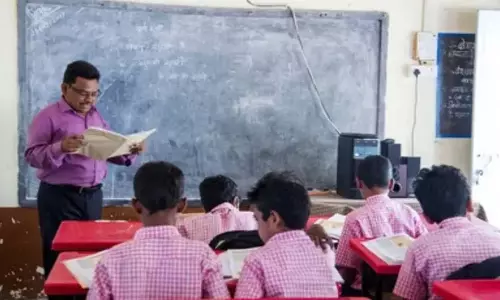Kota: शिक्षक द्वारा डंडे से पीटने से 10 वर्षीय बच्ची का हाथ फ्रैक्चर, FIR दर्ज