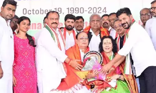 Geetha Reddy को राजीव सद्भावना पुरस्कार से सम्मानित किया Geetha Reddy को राजीव सद्भावना पुरस्कार से सम्मानित किया