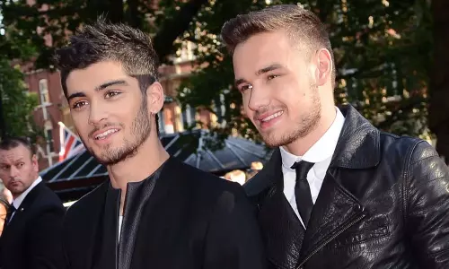 Liam Payne की दिल तोड़ने वाली क्षति के बाद ज़ैन मलिक ने सोलो टूर स्थगित किया Liam Payne की दिल तोड़ने वाली क्षति के बाद ज़ैन मलिक ने सोलो टूर स्थगित किया