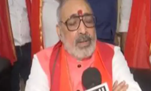 गिरिराज सिंह ने Bihar में मंदिर तोड़फोड़ के लिए कांग्रेस और आरजेडी पर आरोप लगाया गिरिराज सिंह ने Bihar में मंदिर तोड़फोड़ के लिए कांग्रेस और आरजेडी पर आरोप लगाया