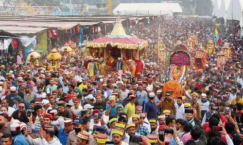 Kullu दशहरा संपन्न, देवता अपने निवासों को लौटे Kullu दशहरा संपन्न, देवता अपने निवासों को लौटे