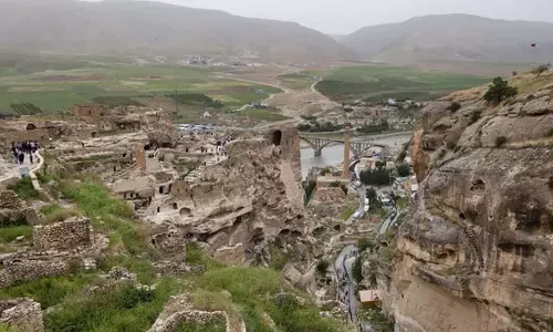 Türkiye में 1,600 साल पुराने रोमन किले के अवशेष मिले Türkiye में 1,600 साल पुराने रोमन किले के अवशेष मिले