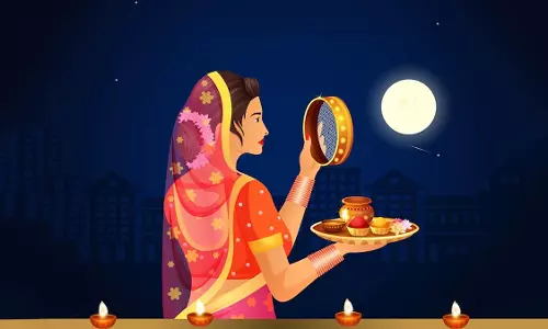 Karwa Chauth  के दिन राशि अनुसार करें इन चीजों का दान, भगवान की होगी कृपा