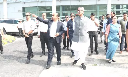 Sikkim :  राज्यपाल ने पाकयोंग हवाई अड्डे के परिचालन संबंधी मुद्दों का जायजा लिया