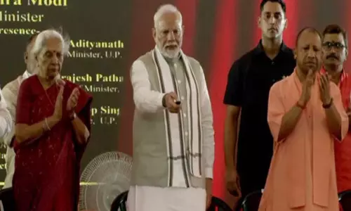 PM Modi ने वाराणसी में 6,100 करोड़ रुपये की विकास परियोजनाओं का उद्घाटन किया
