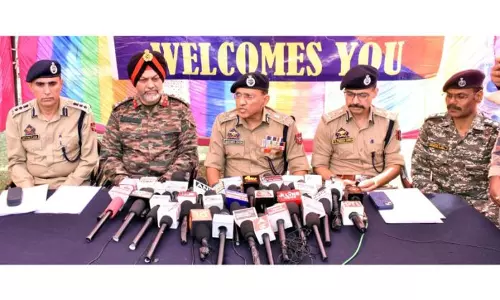 पुंछ में JKGF के दो आतंकवादी गिरफ्तार, 5 ग्रेनेड हमलों की साजिश रची पुंछ में JKGF के दो आतंकवादी गिरफ्तार, 5 ग्रेनेड हमलों की साजिश रची