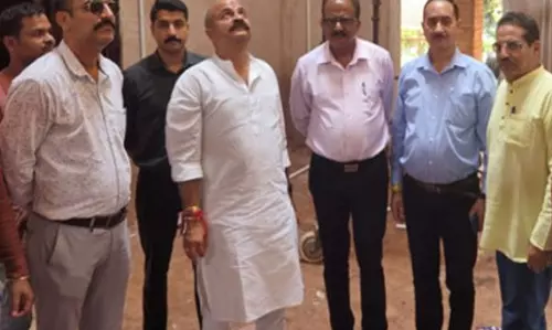 युद्धवीर सेठी ने GGM साइंस कॉलेज का दौरा कर विकास परियोजनाओं का निरीक्षण किया युद्धवीर सेठी ने GGM साइंस कॉलेज का दौरा कर विकास परियोजनाओं का निरीक्षण किया