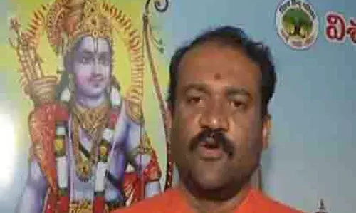 मंदिर में तोड़फोड़ करने वाला व्यक्ति आतंकवादी है: हिंदू मंदिरों पर हमले पर VHP प्रमुख बाला स्वामी