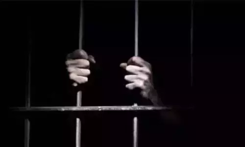 Crime: गोद ली हुई बेटी का यौन उत्पीड़न, आरोपी को 5 साल की जेल Crime: गोद ली हुई बेटी का यौन उत्पीड़न, आरोपी को 5 साल की जेल