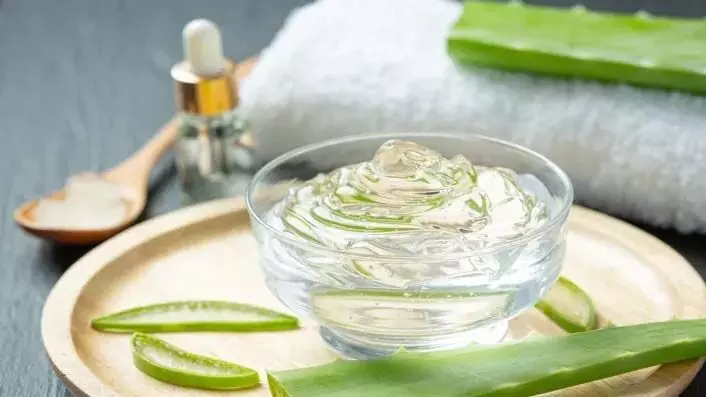 homemade aloe vera eye mask : डार्क सर्कल्स से राहत पाने के लिए लगाएं ये होममेड एलोवेरा आई मास्क