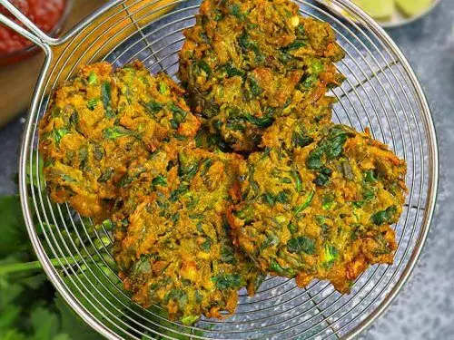 Palak vada इसका स्वाद  लाजवाब, आसान रेसिपी