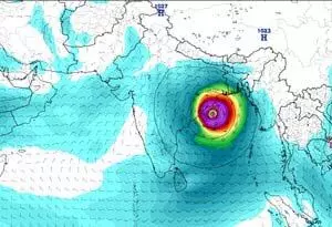 Odisha: चक्रवात दाना पुरी और सागर द्वीप समूह के बीच पहुंचेगा