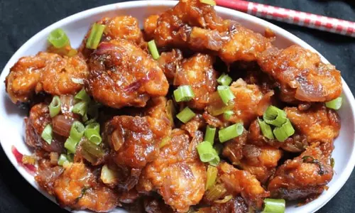Gobi Manchurian: खाने के शौकीनों की फेवरेट लिस्ट में शामिल है ये डिश Gobi Manchurian: खाने के शौकीनों की फेवरेट लिस्ट में शामिल है ये डिश