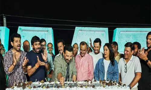 Sunny Deol ने अपने जाट-टैस्टिक 67वें जन्मदिन के जश्न की तस्वीरें शेयर कीं