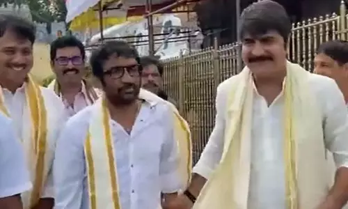 Actor Srikanth ने तिरुमाला तिरुपति मंदिर में पूजा-अर्चना की
