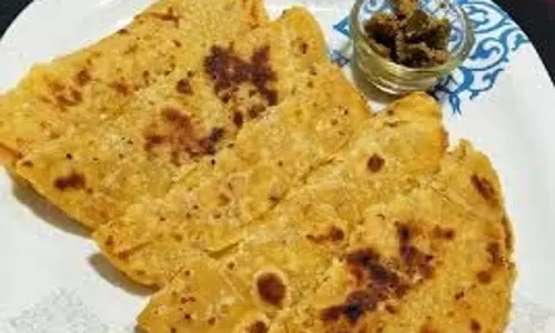 Breakfast: नाश्ते में बनाएं मशहूर अक्की रोटी Breakfast: नाश्ते में बनाएं मशहूर अक्की रोटी