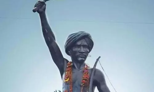 सुंदरगढ़ कलेक्टर को भगवान बिरसा मुंडा की प्रतिमा के लिए भूमि चिन्हित करने को कहा