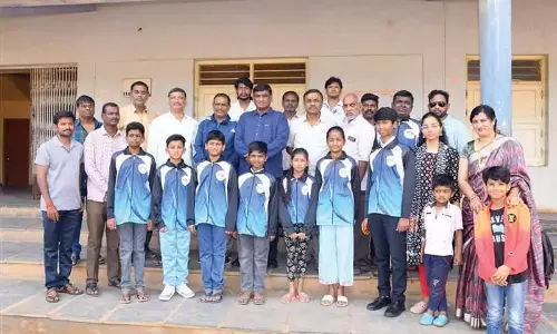 Andhra: कुरनूल के योग खिलाड़ी राष्ट्रीय स्तर की प्रतियोगिताओं में भाग लेंगे Andhra: कुरनूल के योग खिलाड़ी राष्ट्रीय स्तर की प्रतियोगिताओं में भाग लेंगे