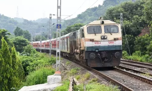 Assam NFR: अतिरिक्त त्यौहार विशेष ट्रेनें शुरू कीं Assam NFR: अतिरिक्त त्यौहार विशेष ट्रेनें शुरू कीं