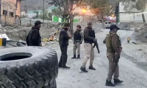 Pak स्थित आतंकी संगठन TRF ने नागरिकों पर हमले की जिम्मेदारी ली Pak स्थित आतंकी संगठन TRF ने नागरिकों पर हमले की जिम्मेदारी ली