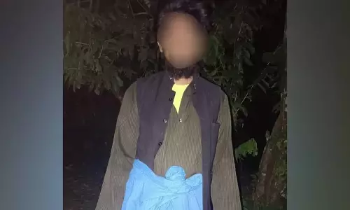 Assam में घुसने की कोशिश कर रहे बांग्लादेशी घुसपैठिए को करीमगंज में पकड़ा गया Assam में घुसने की कोशिश कर रहे बांग्लादेशी घुसपैठिए को करीमगंज में पकड़ा गया