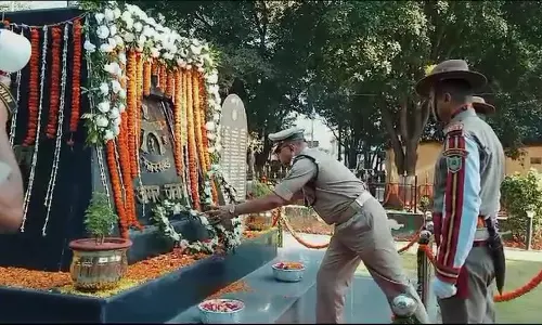 Jharkhand समेत पूरे देश में 216 जवान हुए शहीद, पुलिस संस्मरण दिवस पर दी गयी श्रंद्धाजलि Jharkhand समेत पूरे देश में 216 जवान हुए शहीद, पुलिस संस्मरण दिवस पर दी गयी श्रंद्धाजलि