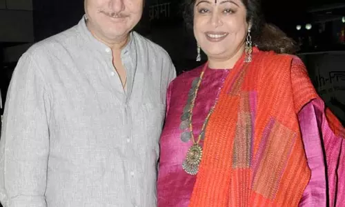 Anupama खेर को अपने बच्चों की याद आ रही Anupama खेर को अपने बच्चों की याद आ रही