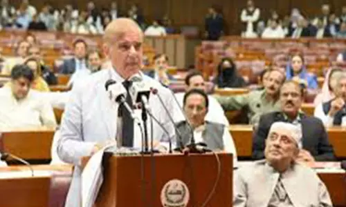 Pakistan PM ने राष्ट्रपति जरदारी को 26वें संविधान संशोधन विधेयक पर हस्ताक्षर कर कानून बनाने की सलाह दी
