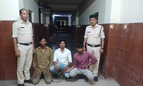 गरबा के दौरान मीडिया कर्मी पर हमला, तीन गिरफ्तार