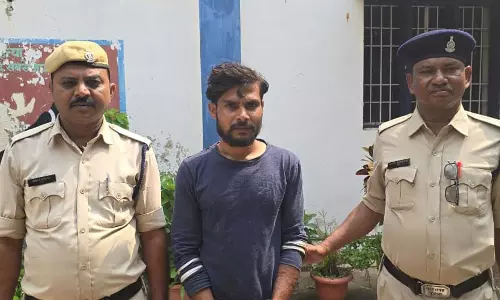 इंडोर स्टेडियम में चाकू लहराया, बिट्टू बदमाश अरेस्ट इंडोर स्टेडियम में चाकू लहराया, बिट्टू बदमाश अरेस्ट