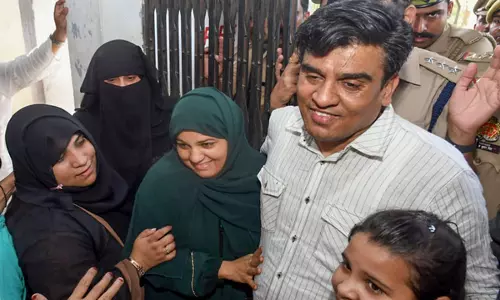 SC ने इलाहाबाद HC को इरफान सोलंकी की याचिका पर 10 दिन के भीतर फैसला करने का दिया निर्देश