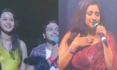 श्रेया घोषाल के कॉन्सर्ट में शख्स ने गर्लफ्रेंड को किया प्रपोज, देखें VIDEO...