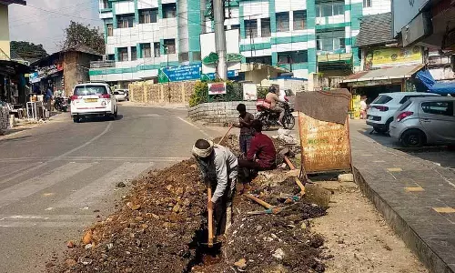 Telecom company: पाइप लाइन बिछाने के लिए धर्मशाला में 30 करोड़ रुपये की सड़क खोदी