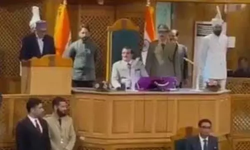 J&K के नए विधायकों ने शपथ ली, उमर अब्दुल्ला ने कश्मीरी भाषा में ली शपथ