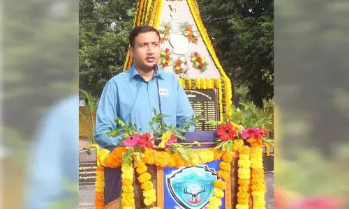Adilabad में पुलिस शहीदों को श्रद्धांजलि दी गई Adilabad में पुलिस शहीदों को श्रद्धांजलि दी गई