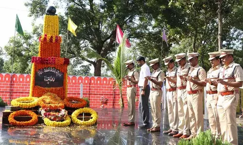 Khammam, कोठागुडेम में पुलिस स्मृति दिवस पर शहीदों को याद किया गया
