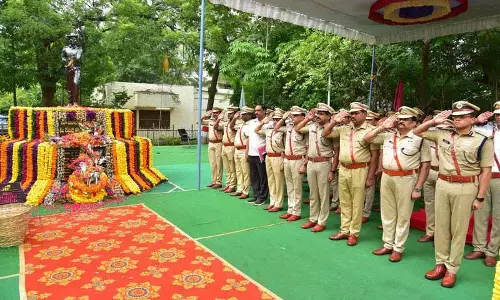 पूर्ववर्ती Karimnagar में पुलिस स्मृति दिवस मनाया गया