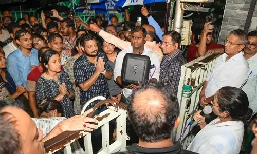Abhaya के माता-पिता के अनुरोध के बाद आरजी कर डॉक्टरों ने भूख हड़ताल खत्म की