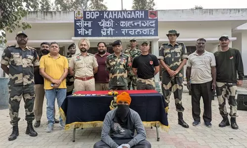अमृतसर: BSF, पंजाब पुलिस ने नशीले पदार्थ तस्करी के संदिग्ध व्यक्ति को किया गिरफ्तार