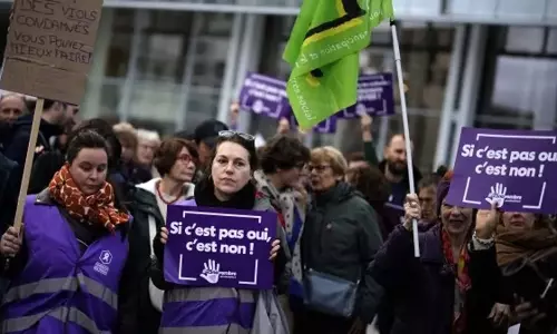 France में बलात्कार के भयावह मुकदमे में गिजेल पेलिकॉट के साहस की प्रशंसा की