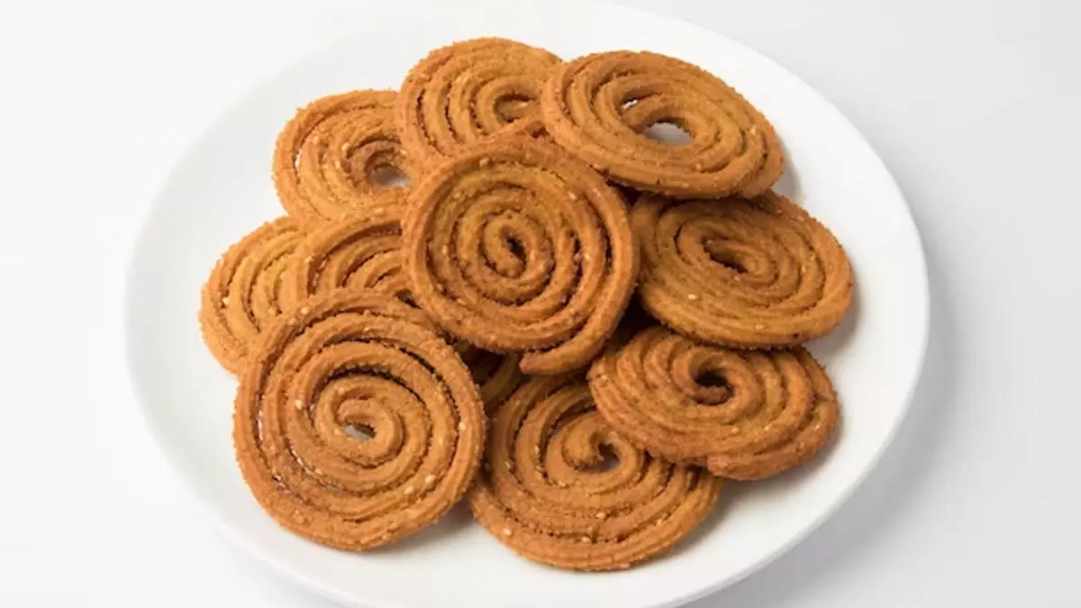 Chakli: इस दिवाली मेहमानों का इस स्नैक्स से करें पेस