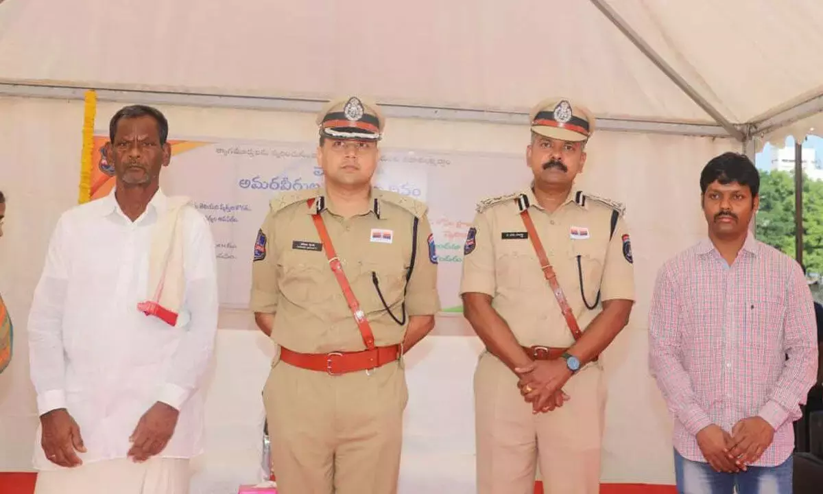 Hyderabad :  साइबराबाद पुलिस ने पुलिस स्मृति दिवस पर शहीदों को सम्मानित किया